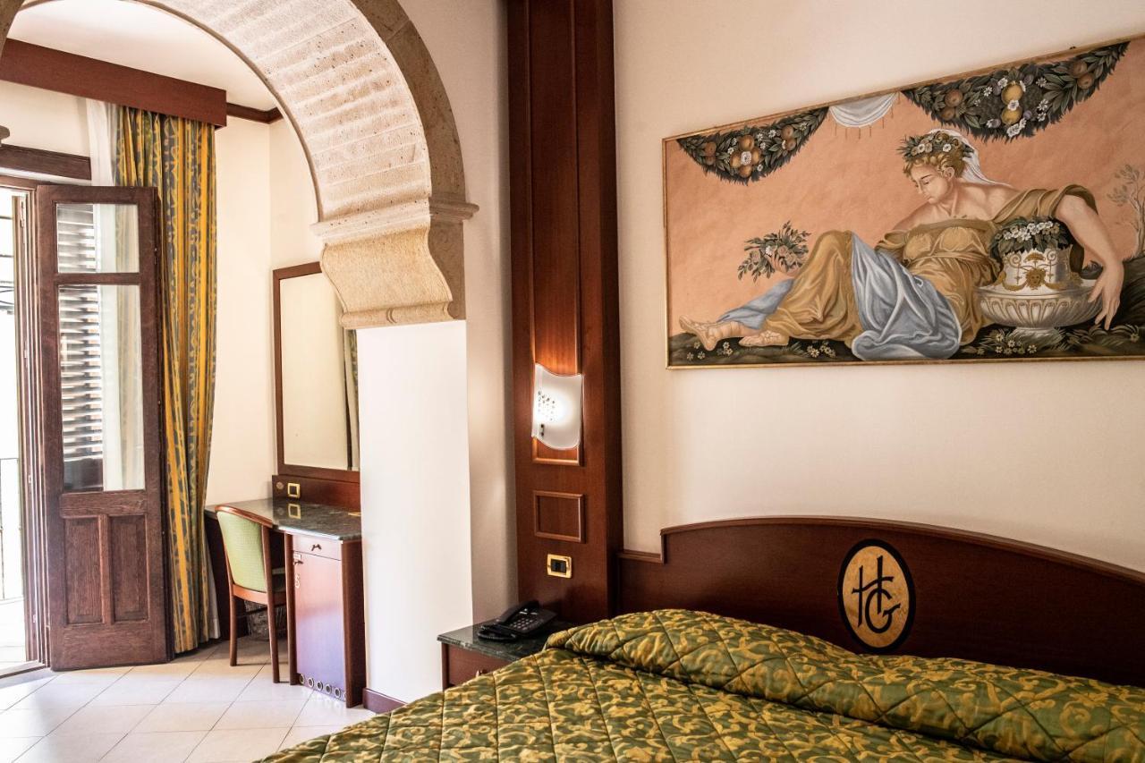 Hotel Garibaldi Milazzo Buitenkant foto