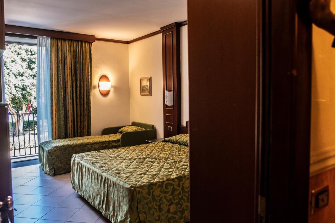 Hotel Garibaldi Milazzo Buitenkant foto