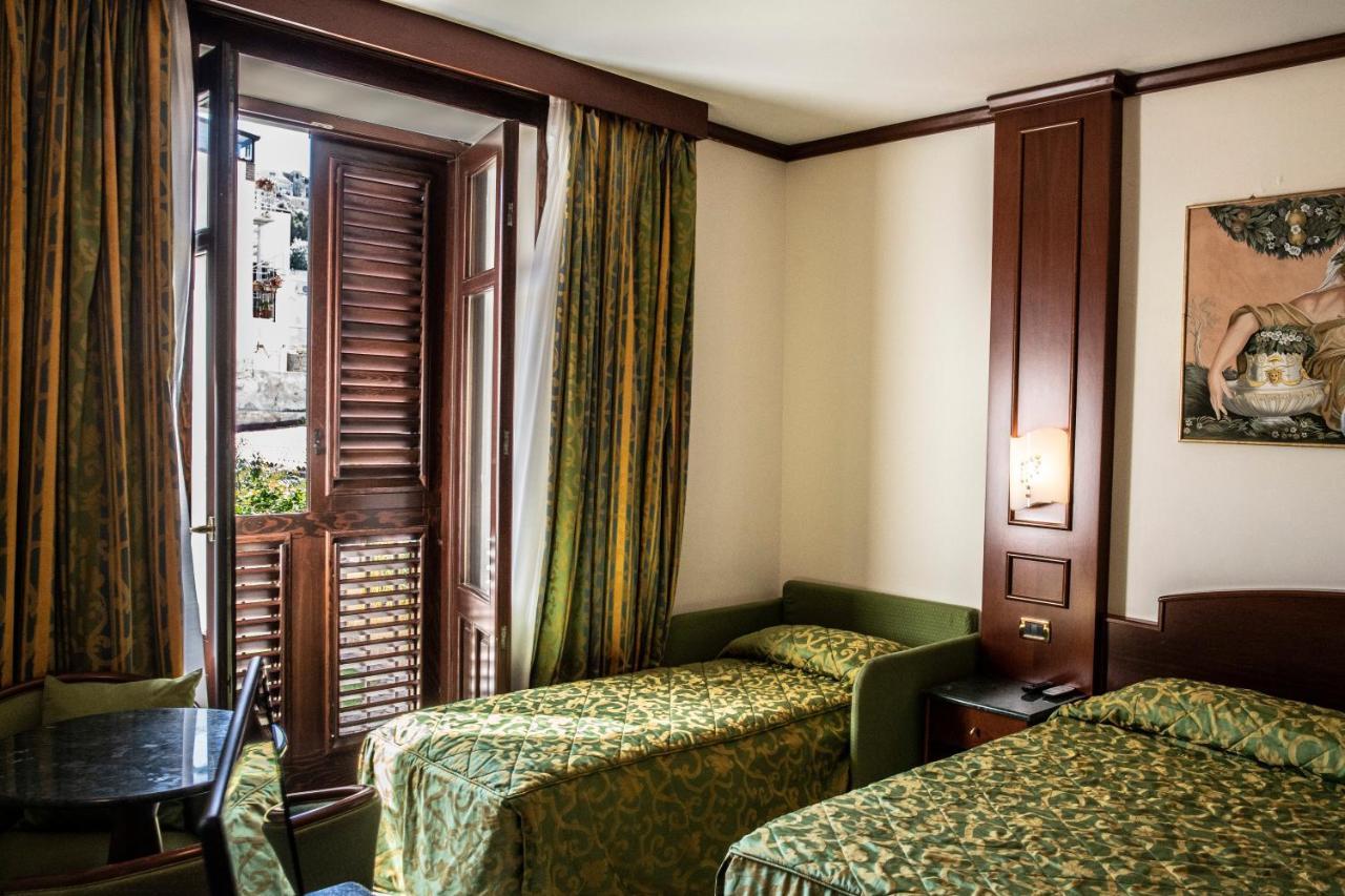 Hotel Garibaldi Milazzo Buitenkant foto
