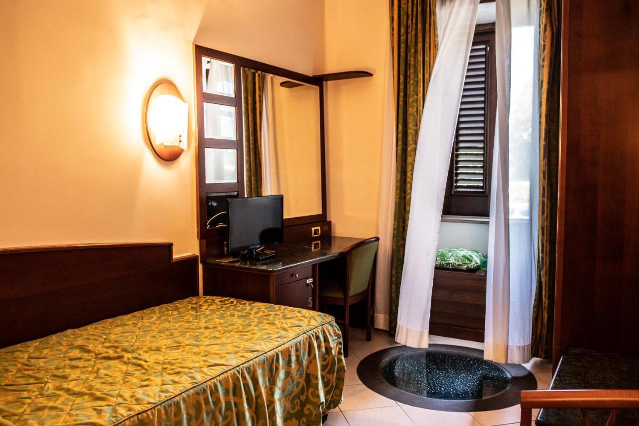 Hotel Garibaldi Milazzo Buitenkant foto