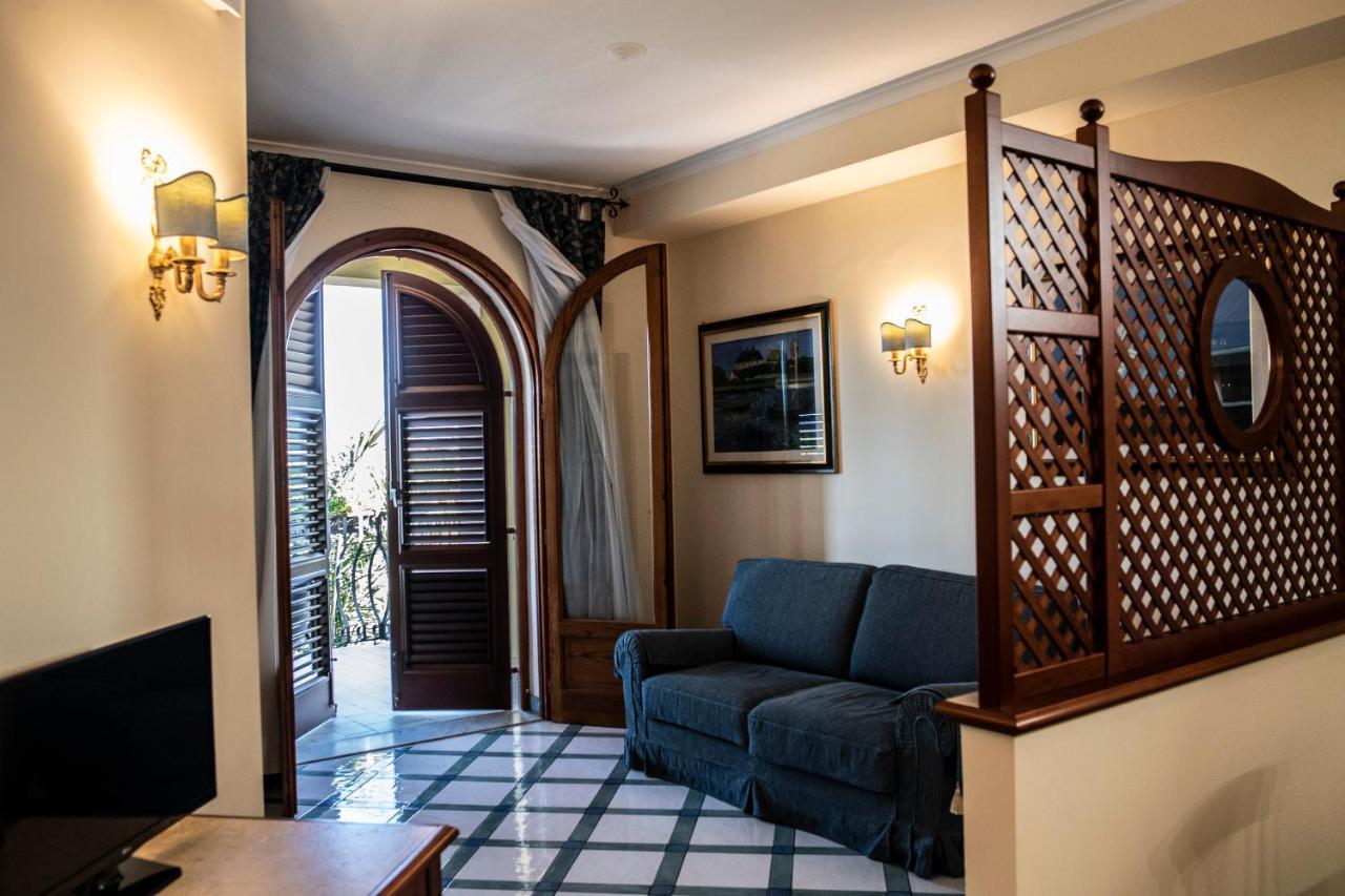 Hotel Garibaldi Milazzo Buitenkant foto