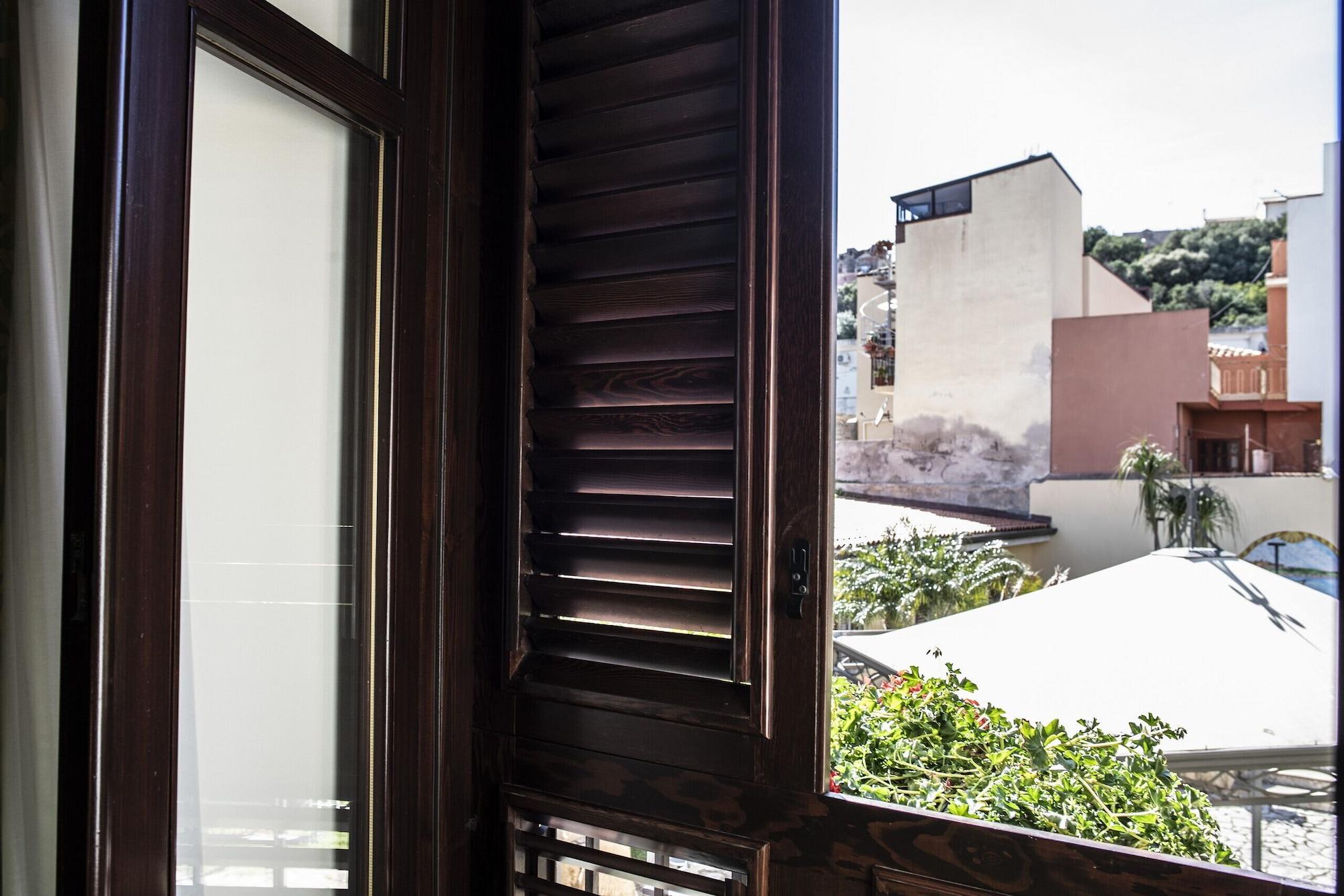 Hotel Garibaldi Milazzo Buitenkant foto