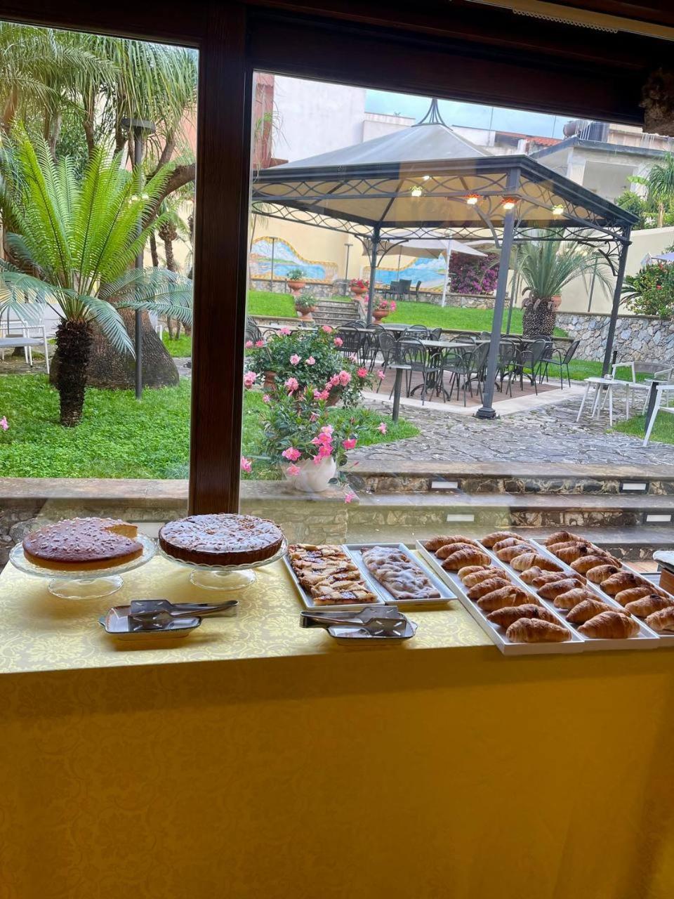 Hotel Garibaldi Milazzo Buitenkant foto
