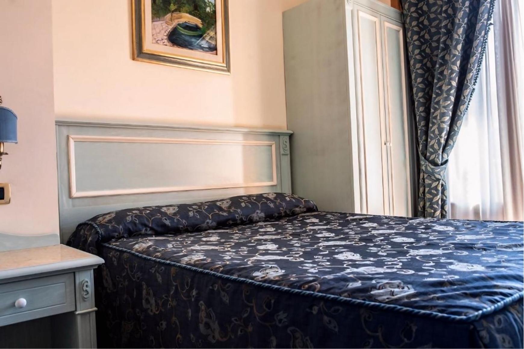 Hotel Garibaldi Milazzo Buitenkant foto